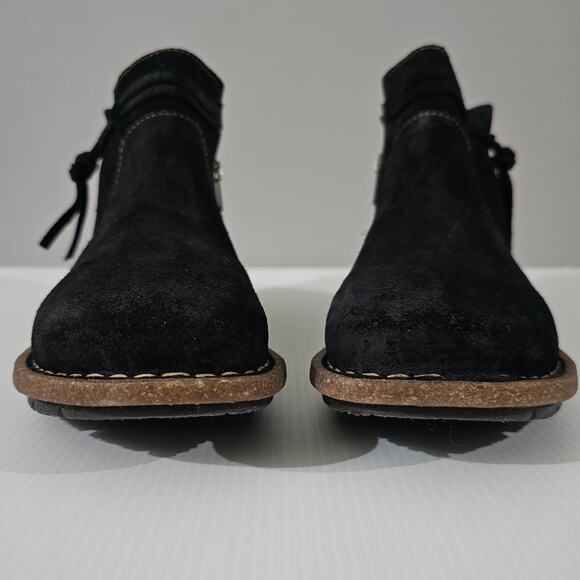 NEW Born Wynter Ankle Bootie Womens 8 Black Suede Distressed Casual Fall Winter - Picture 6 of 13